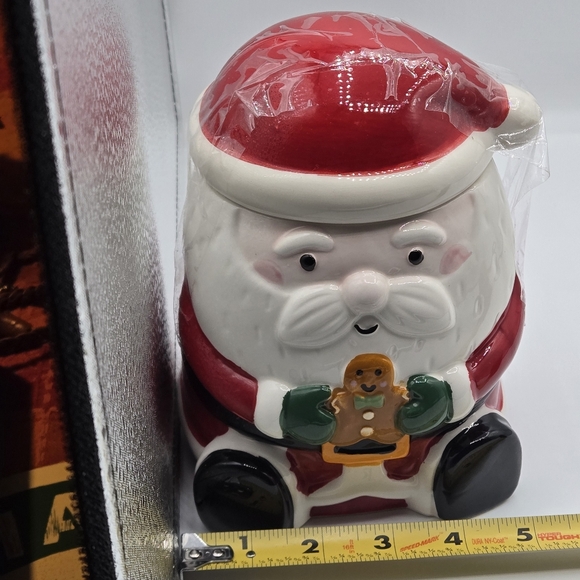 HOLIDAY TIME Christmas Santa Claus with Gingerbread Earthenware Candy/Cookie Jar - Picture 9 of 10